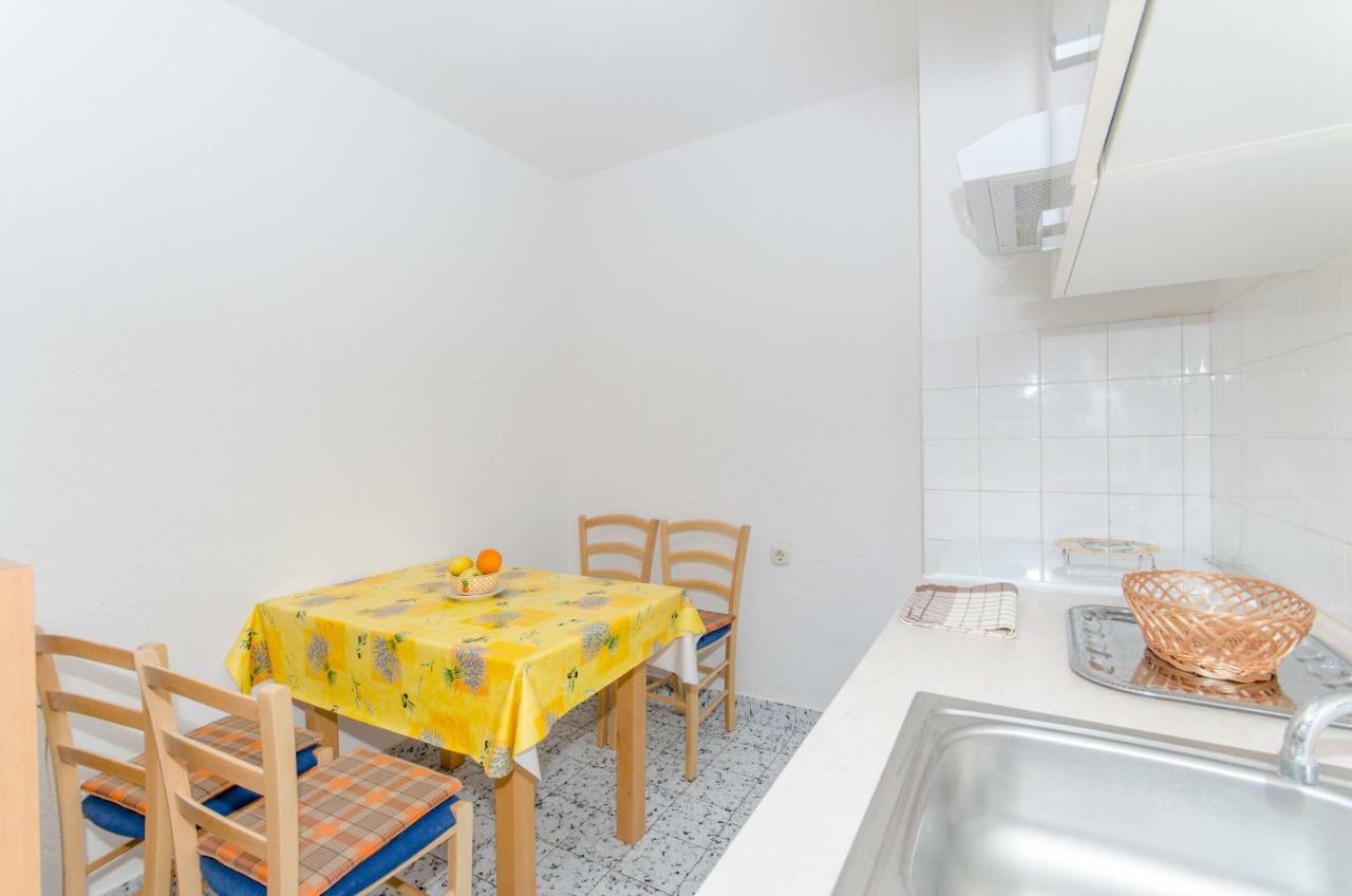 Apartments And Room Sun & Sea 포드고라 외부 사진