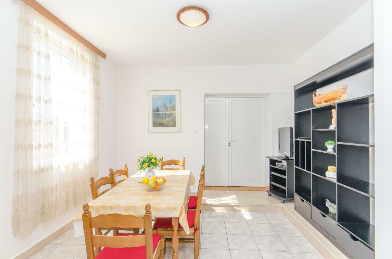 Apartments And Room Sun & Sea 포드고라 외부 사진